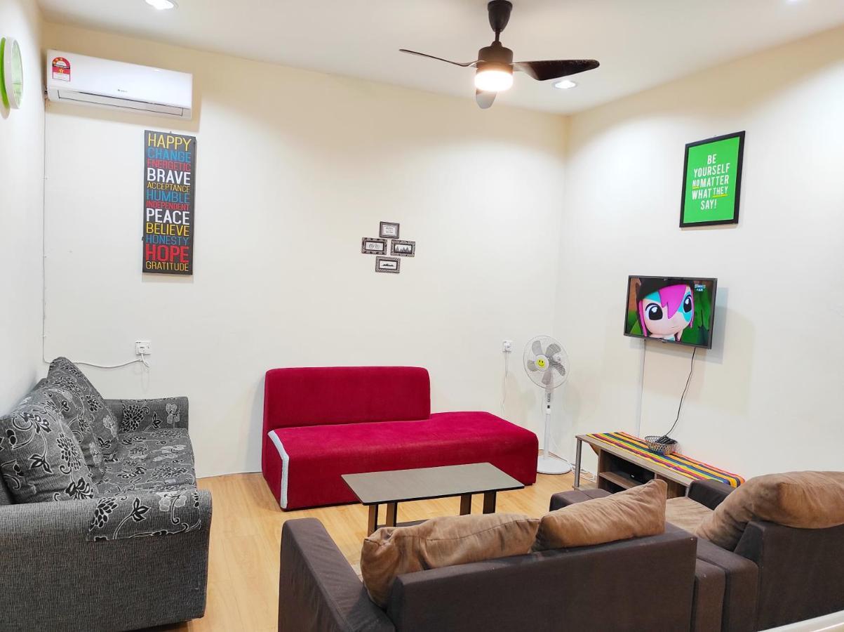 Hornbill Homestay Samarahan Kota Samarahan 外观 照片